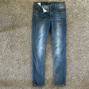 Women’s express perfect denim legging styles jeans with stretch!! Size 4